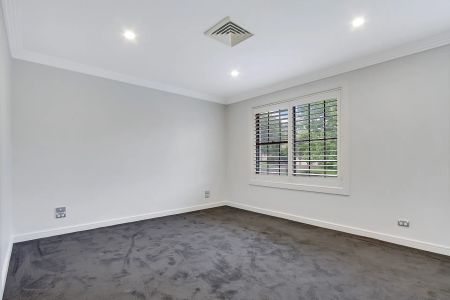 6 Stringybark Place, Castle Hill. - Photo 2