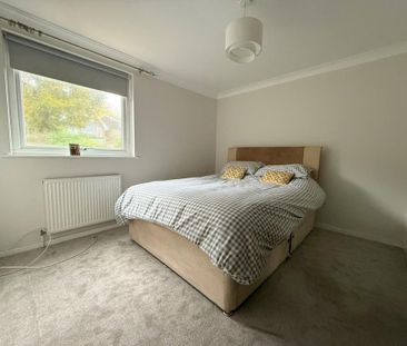 4 bedroom terraced house to rent - Photo 5
