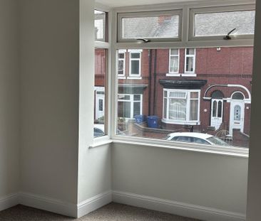 3 bedroom end of terrace house to rent - Photo 4