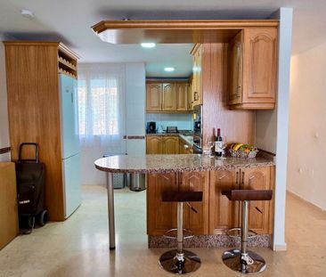 Apartamento de alquiler en Avenida Nuestro Padre Jesús Cautivo, 19,... - Photo 3