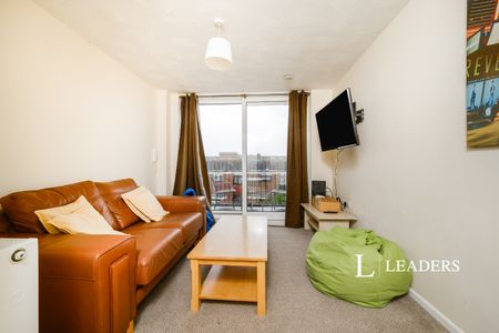 4 bedroom apartment to rent Waterloo Street, Southsea, PO5 - Photo 4
