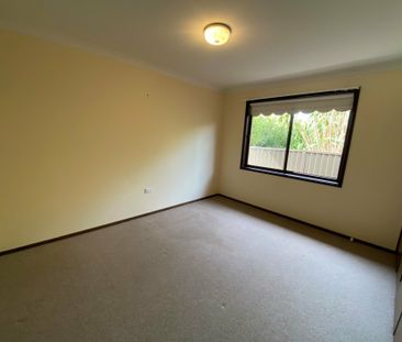 Charming Three-Bedroom Home in a Fantastic Location! - Photo 4