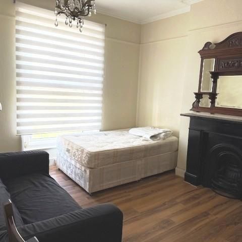 House share to rent - Photo 1