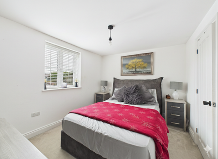 4 bedroom semi-detached house to rent - Photo 3