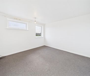 2 bedroom Town house to rent - Photo 5