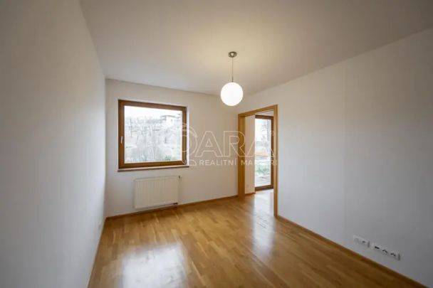 Světlý a prostorný byt 2+kk, 81 m - Photo 1
