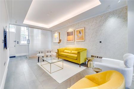 4 bedroom mews to rent - Photo 2