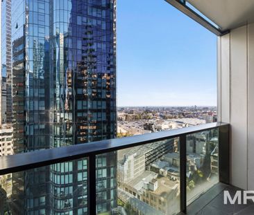 City living with resort-style amenities - Photo 6