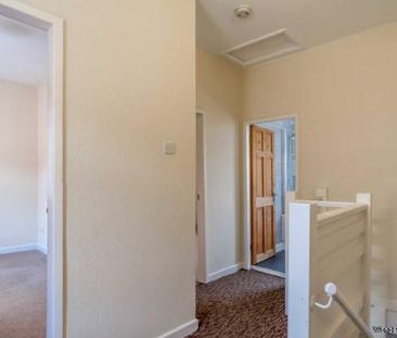 2 bedroom property to rent in Huddersfield - Photo 2