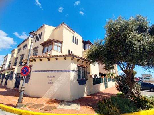 Casa en alquiler en Marina de Casares, Casares - Photo 1