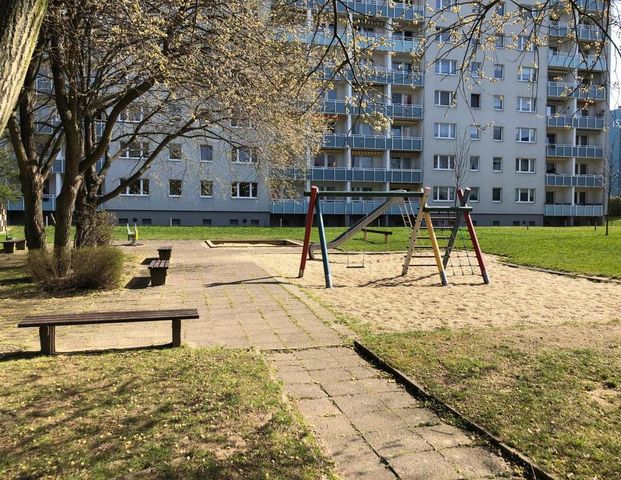 2-Raum-Erdgeschosswohnung mit Balkon - Photo 1