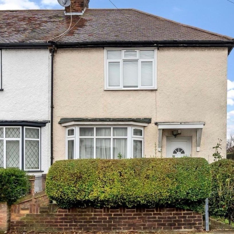 3 Bed End Terrace, Waite Davies Road, SE12 - Photo 1