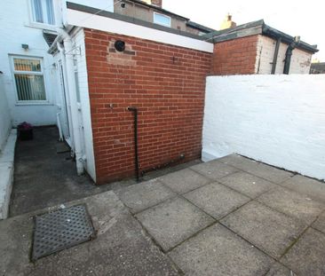 Terraced House to rent on - Photo 4