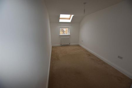 3 bedroom maisonette to rent - Photo 4