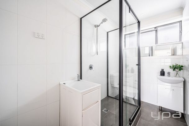 Stylish Comfort in the Heart of Williamstown! - Photo 1