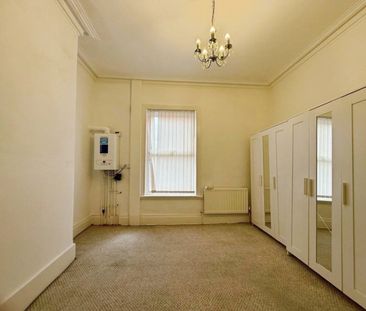 4 bedroom House To Let - Photo 2
