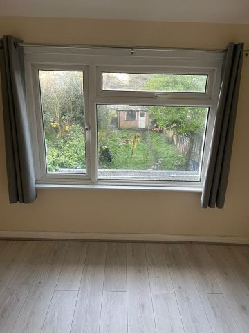 4 Bed Semi-Detached House, Windsor Road, HA3 - Photo 3