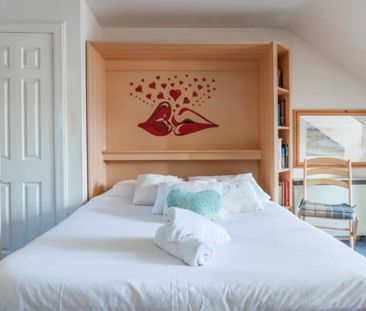 1 Bed Flat, Rose Street, EH2 - Photo 1