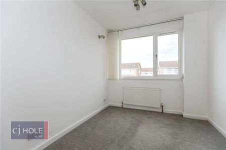 3 bedroom link detached house to rent - Photo 4