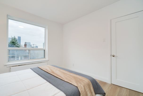 2707 Yonge Street - Photo 1