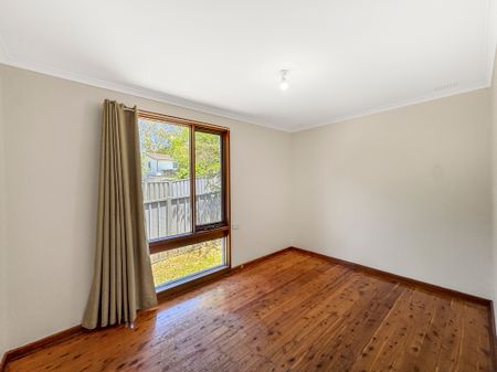 6 Mianga Crescent, UNANDERRA NSW 2526 - Photo 3