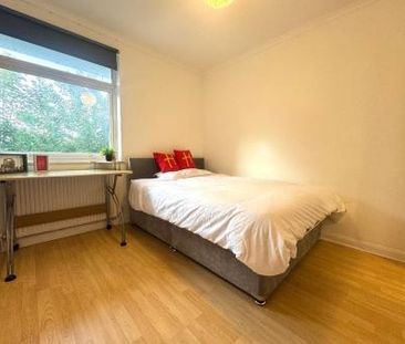 4 Bed Student Home - 60 Kemsing Gardens - Photo 1