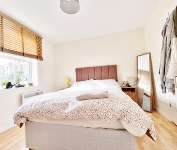 2 bedroom flat to rent - Photo 2