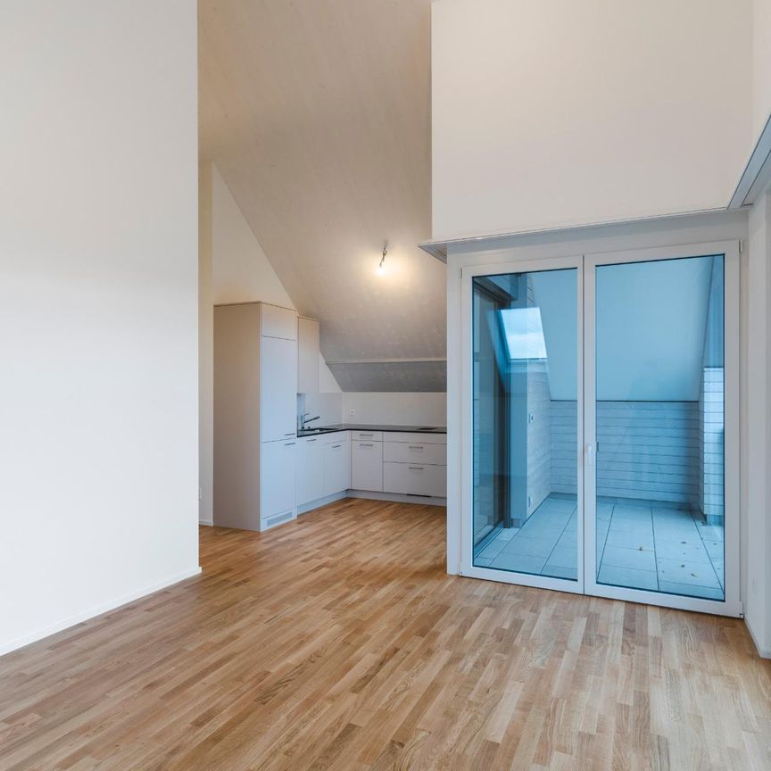 Charmante Dachwohnung an ruhiger Lage - Photo 1