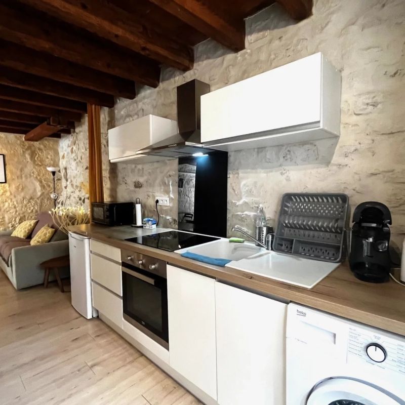 Studio meublé en plein centre ville! - Photo 1