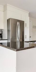 Superbe Appartement 4 1/2 à louer - semi meublé - Photo 4