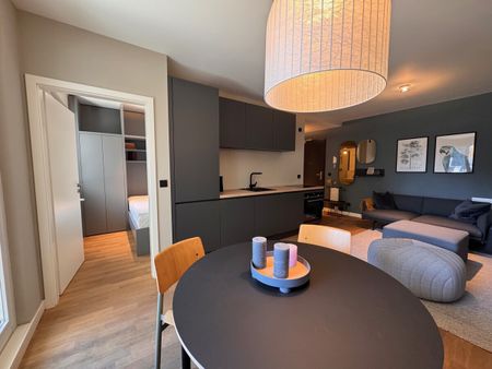 BESICHTIGUNG: 17.02 um 9:30 Uhr: Köpenicker Str 103: LUXUS 2-Zi-Whg mit 55 m² + RIESEN SÜD Terrasse - Photo 2