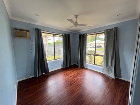 AIR CONDITIONED HOME WITH 2 BAY SHED - Photo 3