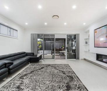 Four Bedroom Modern Family Home! - Photo 2