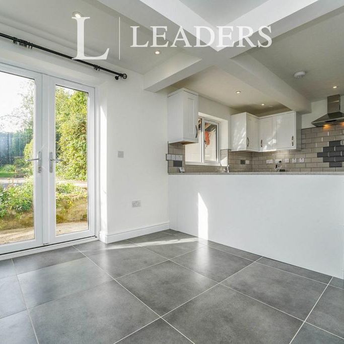 3 bedroom terraced house to rent - Photo 2