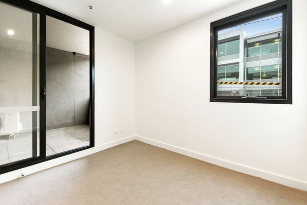 Modern Contemporary Apartment in the Highly Sought Location - Photo 1