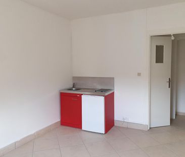Location Appartement 1 pièce 17m² CHALON SUR SAONE 71100 - Photo 1