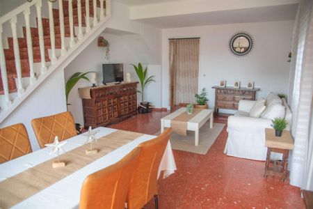 Casa o chalet de alquiler en Calle Hernán Cortés, 15, Chaparil - Torrecilla - Punta Lara - Photo 4