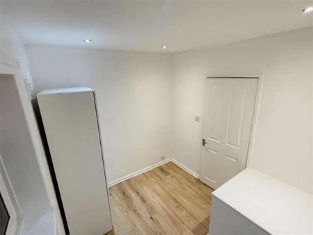 Barchester Avenue, Bolton, BL2 - Photo 5