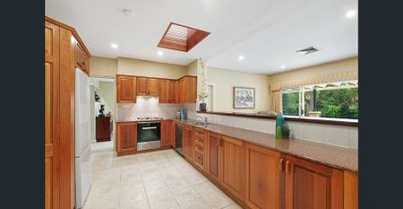 Spacious and Bright 4-Bedroom Home - Photo 5