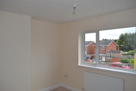 3 bedroom terraced house to rent - Photo 2