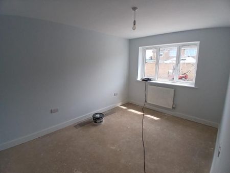 2 bedroom detached bungalow to rent - Photo 2
