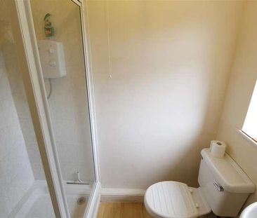 Petersham Avenue, Byfleet, KT14 - Photo 4