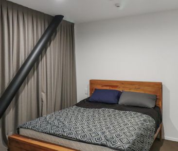 One bed Ramada! - Photo 2