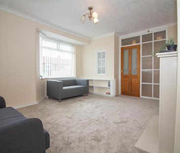 2 bedroom ground floor flat to rent - Photo 2