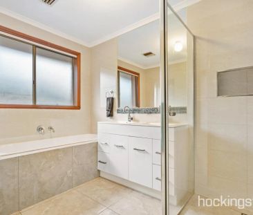 PERFECT FAMILY LIVING IN A PRIME LOCATION - Photo 3