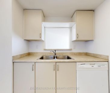 2903 5 Concorde Place - Photo 2