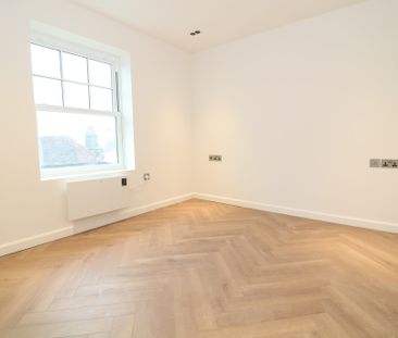 Lyons Court, Dorking, RH4 - Photo 6