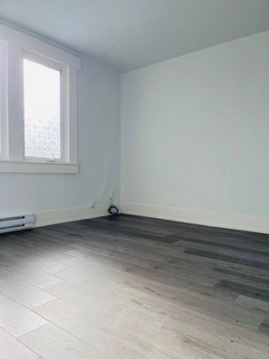 For Lease - 2961 Lakeshore Boulevard Unit# 4, Toronto, Ontario - Photo 1