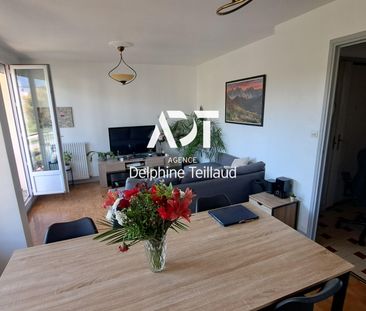 Location Appartement 4 pièces 74m² ST MARTIN D HERES 38400 - Photo 2