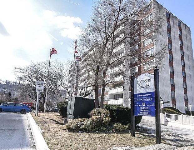 Robinson Towers Apartments | 100 King St. E., Stoney Creek - Photo 1